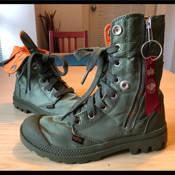 Palladium Puddle Hi-top Ankle Boots - Picture 3 of 8